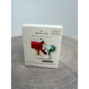 Hallmark Keepsake Ornament Peanuts Miniature #10 Winter Fun With Snoopy Mailbox